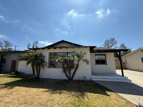Building Photo - 1818 Deserta Dr Building Photo - 1818 Deserta Dr