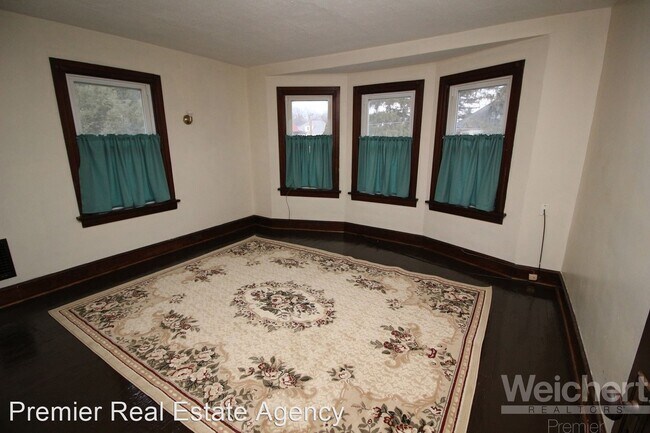 Foto del edificio - 687-689 7th Ave