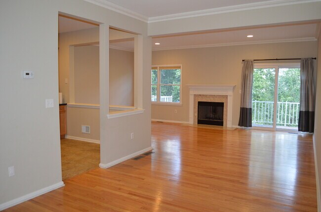 Foto del edificio - 51 Autumn Ridge Rd