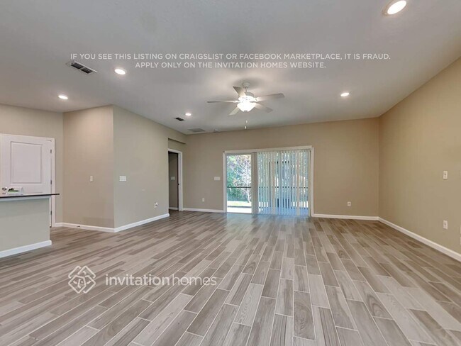 Foto del edificio - 9902 Lemon Grass Ln