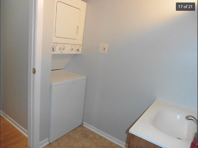 Foto del edificio - 568 Somerset Ln