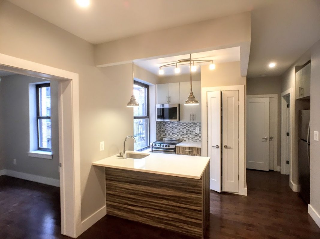 Foto principal - 86 Fairview Ave