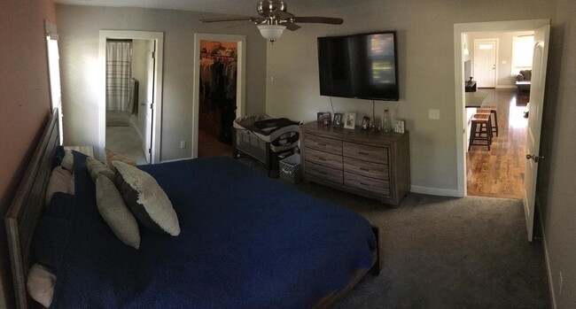 Master Suite - 201 Paris View Dr