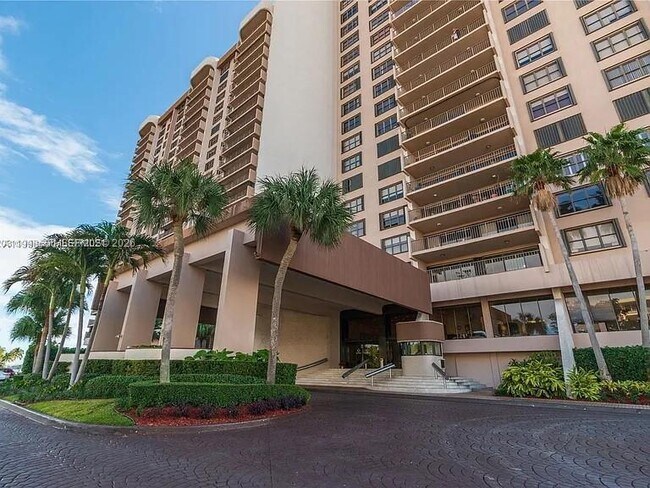 Foto del edificio - 1800 NE 114th St