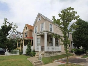 Building Photo - 3900 Edwards Rd