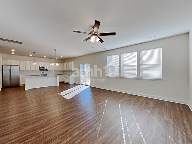 Foto del edificio - 416 Charity Ln