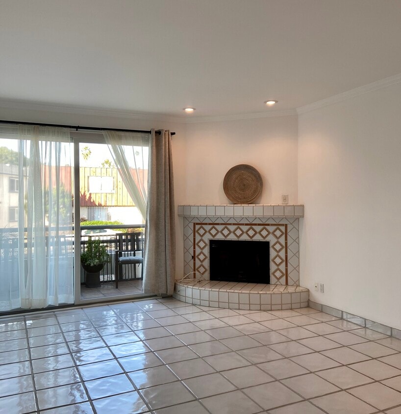 2707 Abbot Kinney Blvd Unit 102, Los Angeles, CA 90291 Condo for Rent