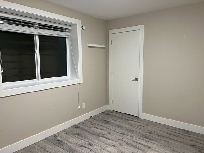 Building Photo - 2445 Haversley Ave