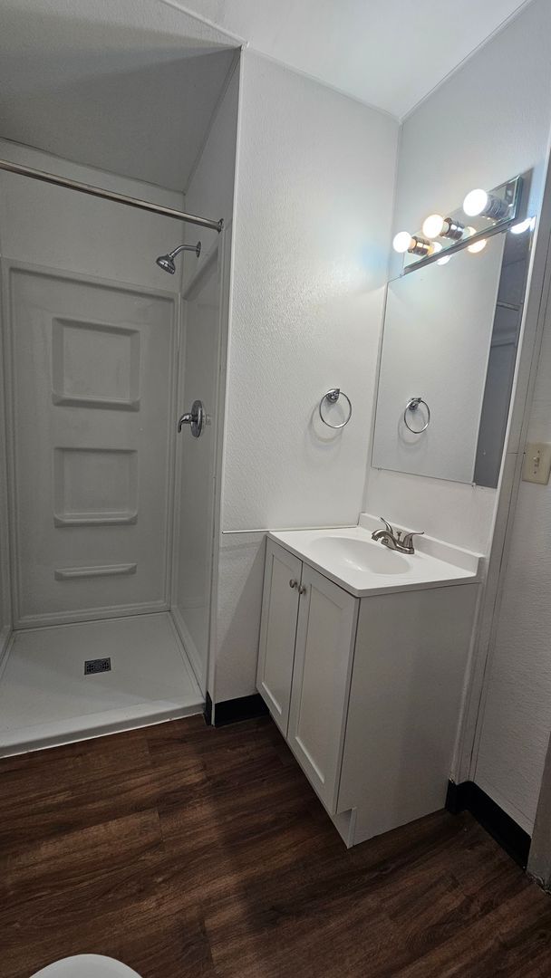 Building Photo - Must see unit! Pictures coming soon!