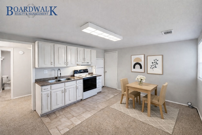 Photo - 1955-1957 S Foothill Dr Apartment