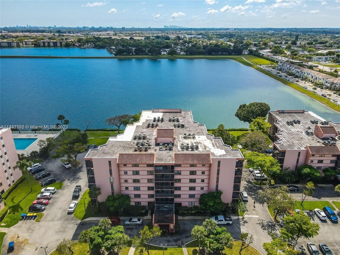 20850 San Simeon Way Unit 1065, Miami, FL 33179 Condo for Rent in