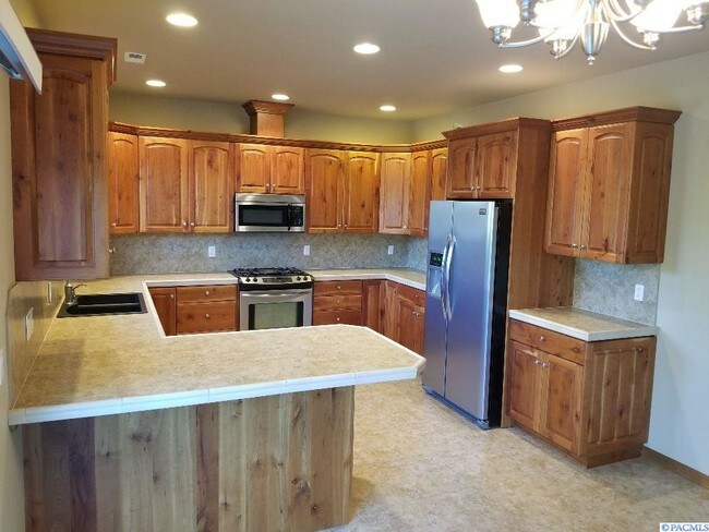 Building Photo - Single Level Golf Course Condo