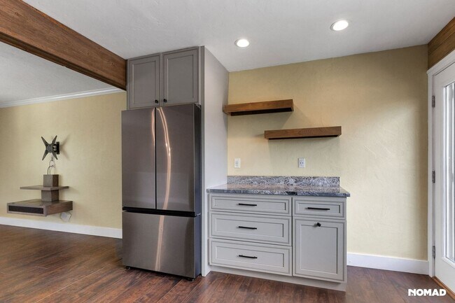 Building Photo - 3 Bedroom Single Family Home in Lakewood