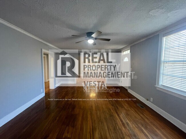 Foto del edificio - 1256 Winton Ave