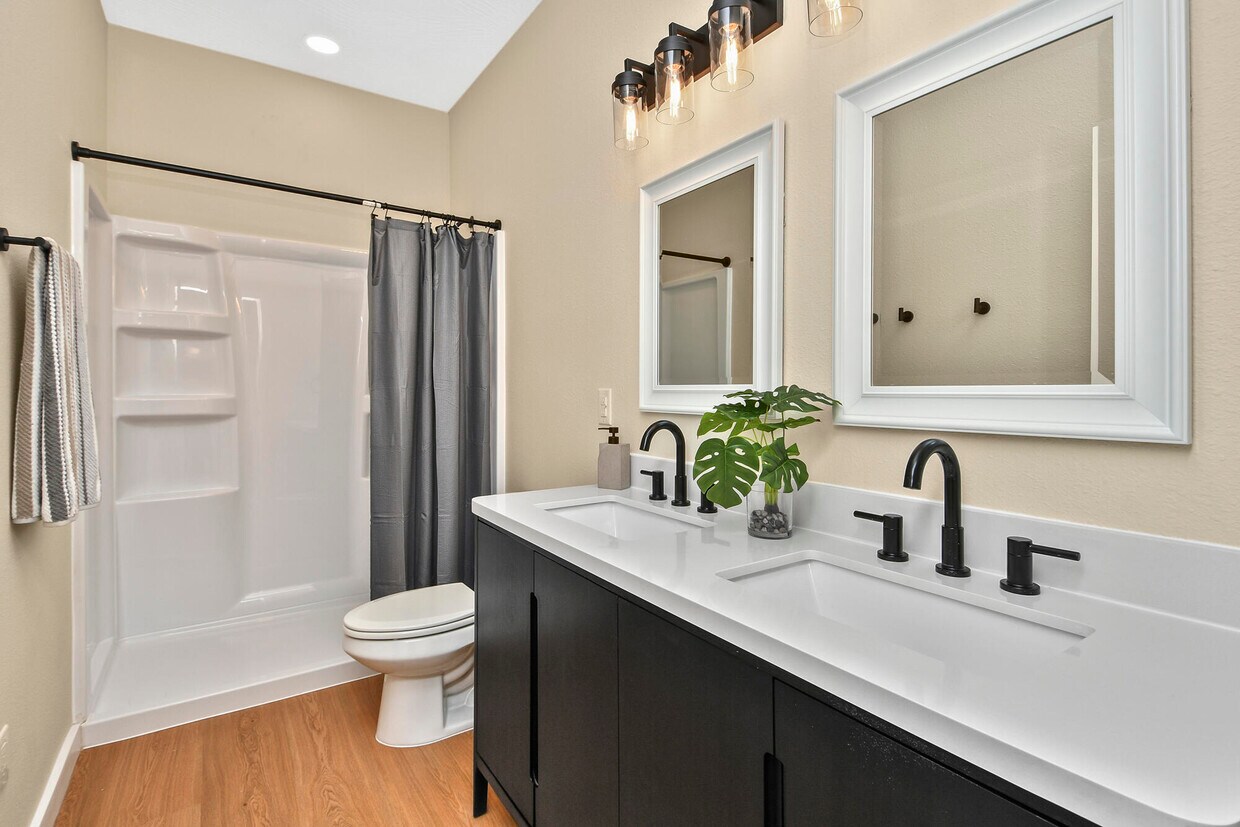 Foto principal - 1220 E Pacific St