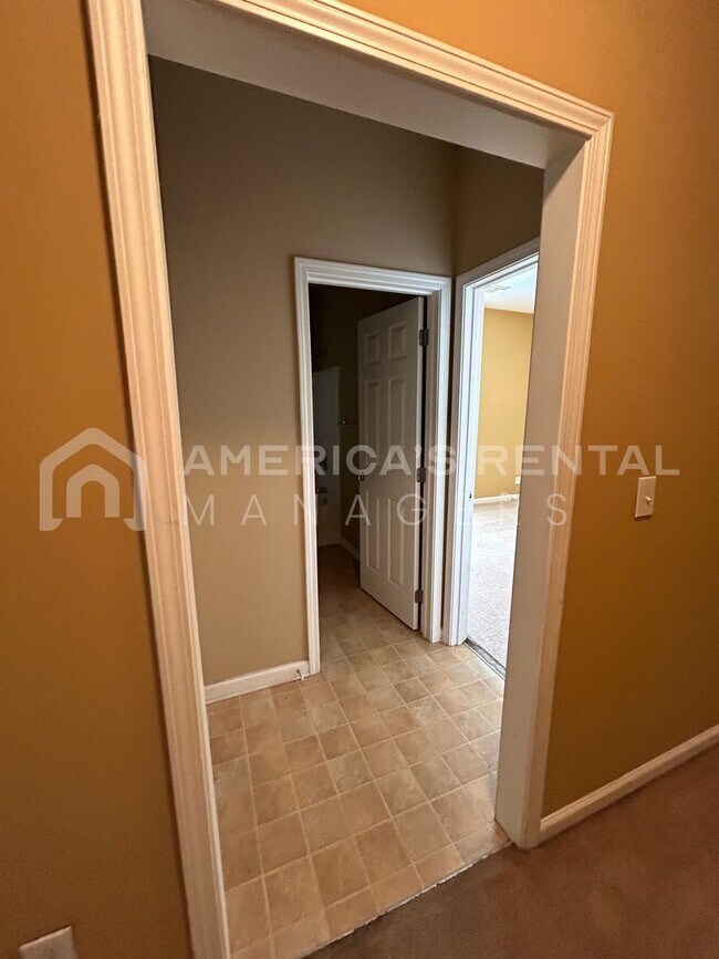 Building Photo - Great Townhome in Tuscaloosa!!! Available ...