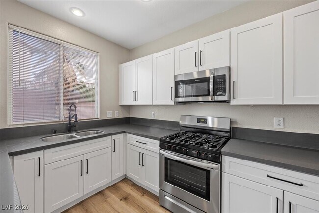 Foto del edificio - 9522 Windborne Ave