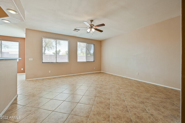 Building Photo - 1525 W St Kateri Dr
