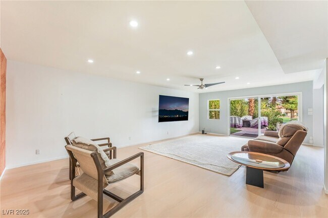 Foto del edificio - 3024 Bel Air Dr