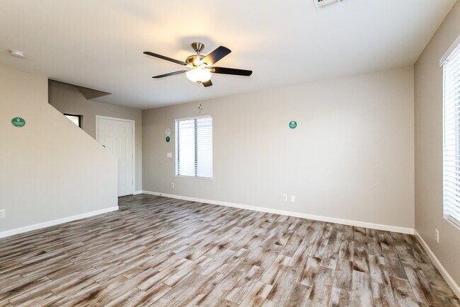 Foto del edificio - 10945 E Clovis Ave