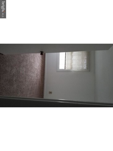 Building Photo - 525 Balsam Terrace