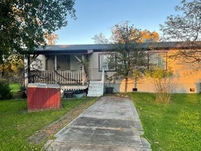 Building Photo - 9481 Silver Bridge Rd