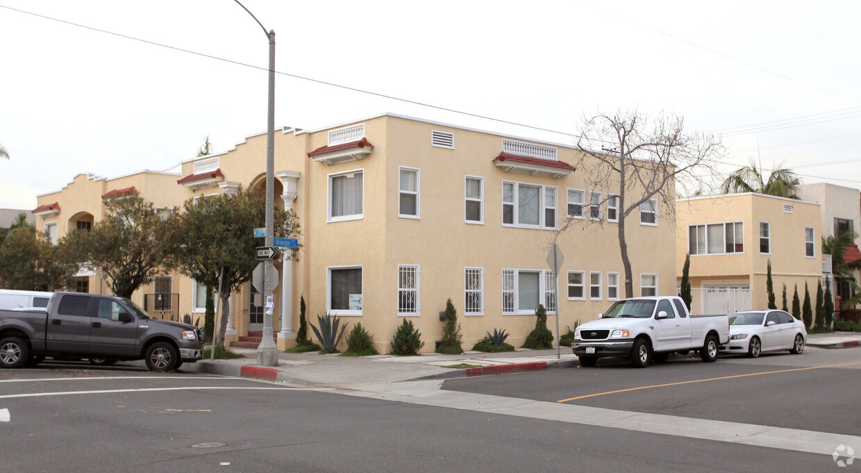Foto principal - 1161 E 1st St