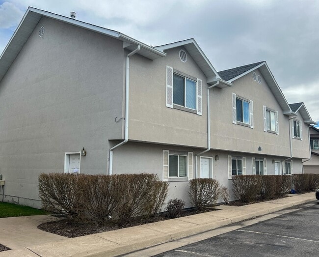 Foto del edificio - 12 Fairway Ln