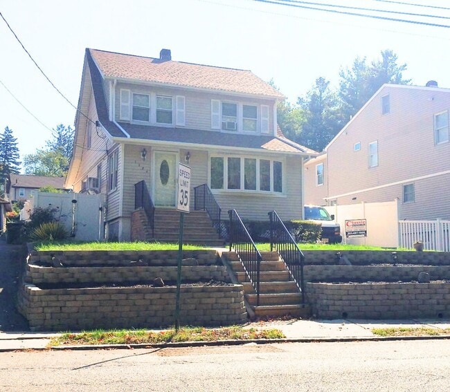 Building Photo - 1153 Queen Anne Rd