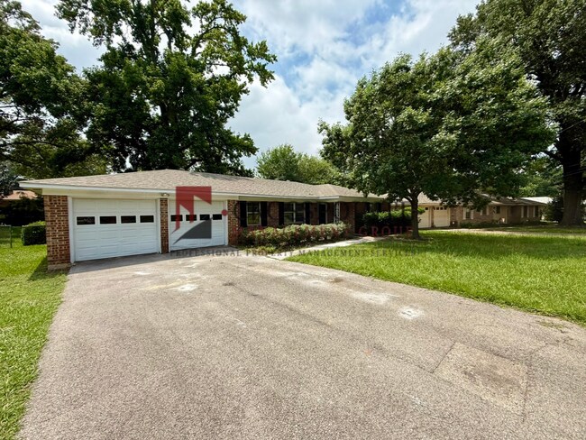 Building Photo - Newly Updated 3 Bedroom, 2 Bathroom home in Tyler!