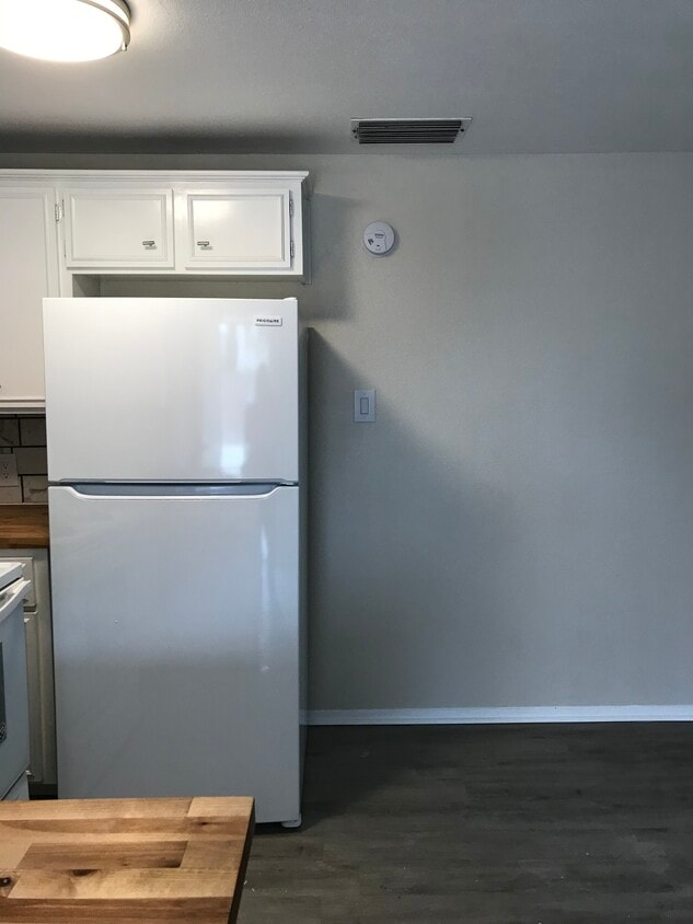 Foto principal - 705 W Kansas Ave