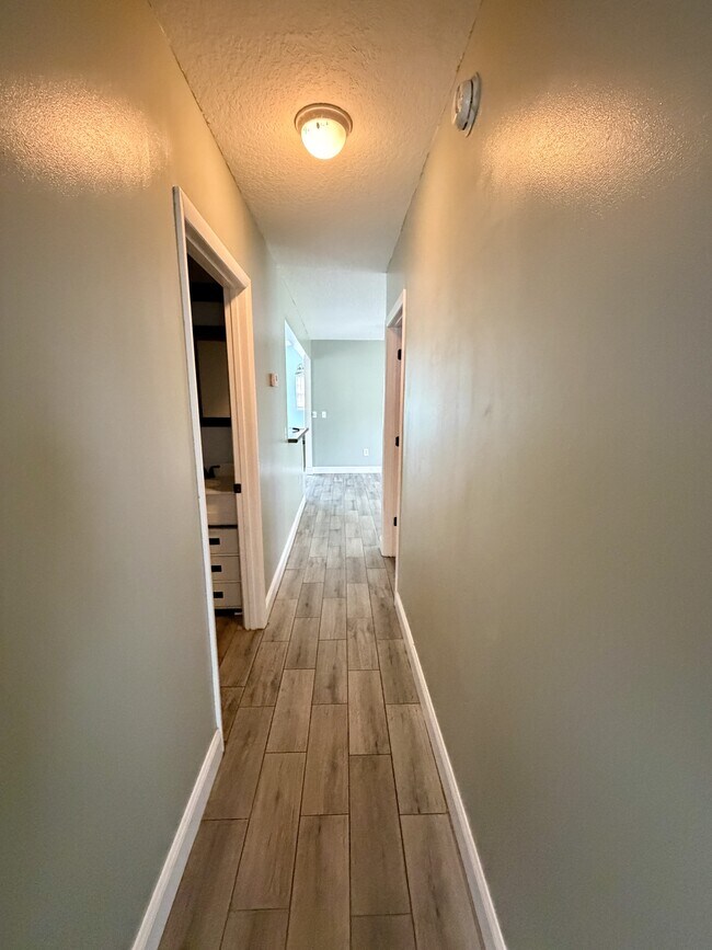 Foto del edificio - 102 Lake Charles Rd