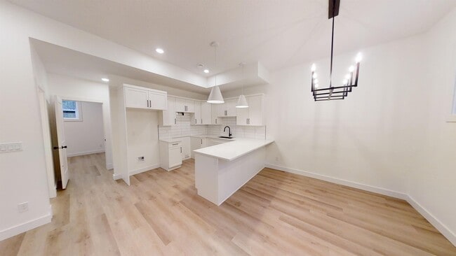 Building Photo - 11950 79 Ave