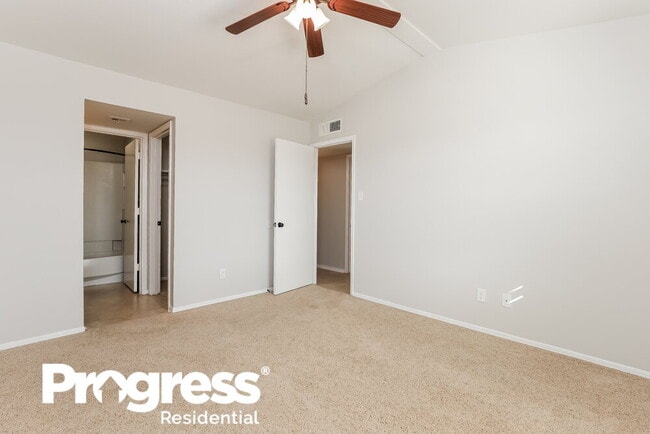 Building Photo - 4633 Loma Blanca Dr