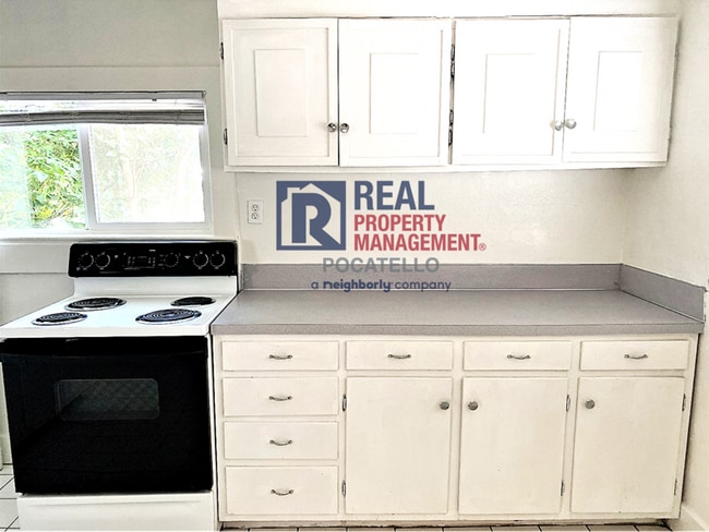 Foto del edificio - 3 bedroom 1 bath home - Dogs negotiable with additional fees