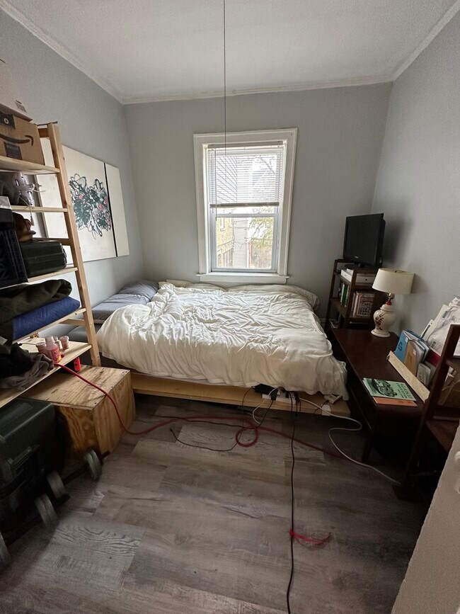 Foto del edificio - 3084 N Elston Ave