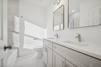 Building Photo - 5644 Blakemore St