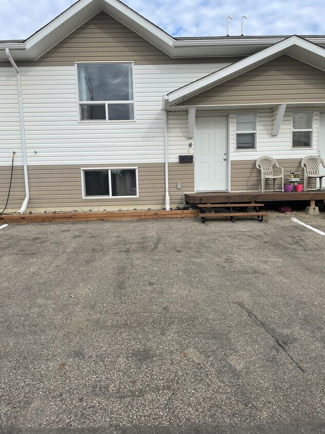 200 Hiebert Crescent, Martensville, SK S0K 0A2 Townhouse for Rent in Martensville, SK