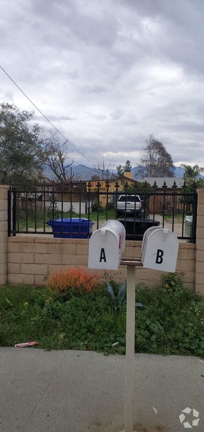 Arrowhead Farms Student Apartments for Rent San Bernardino, CA 1