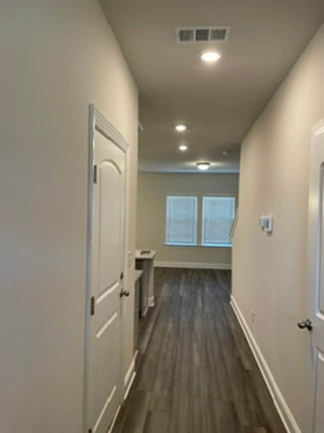Building Photo - 4506 Skywood Ln
