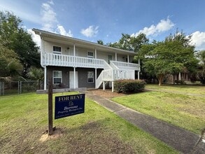 Building Photo - 3238 Redwood Ln