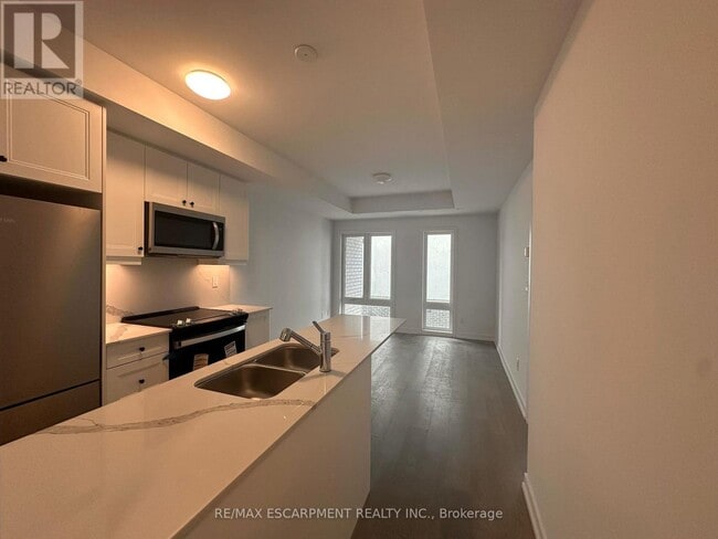 Photo du bâtiment - 5 Bancroft Ln