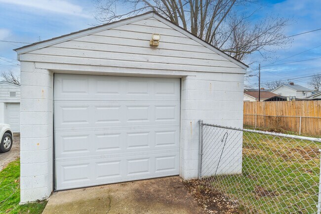 Foto del edificio - 1611 Walsh Ave