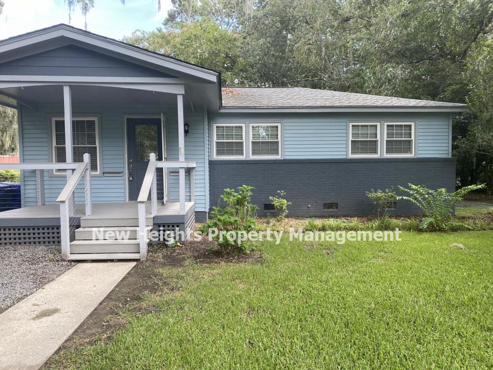 Primary Photo - 1631 Pierpont Avenue