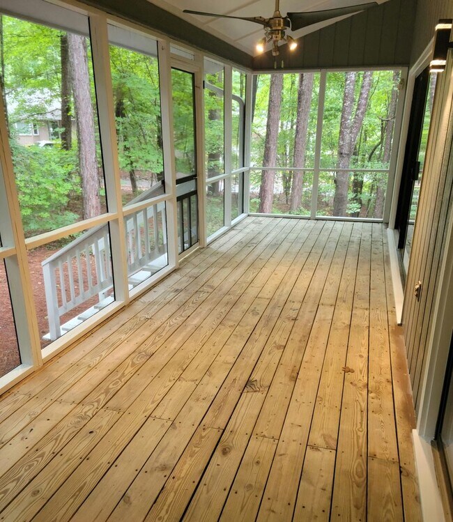 Foto del edificio - Three Bedroom Home!