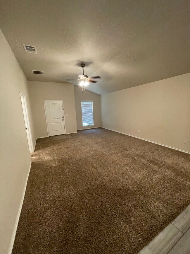 Foto del edificio - Beautiful Home Located In Upland Heights D...