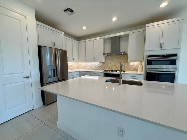 Foto del edificio - 1346 Harvester Xing