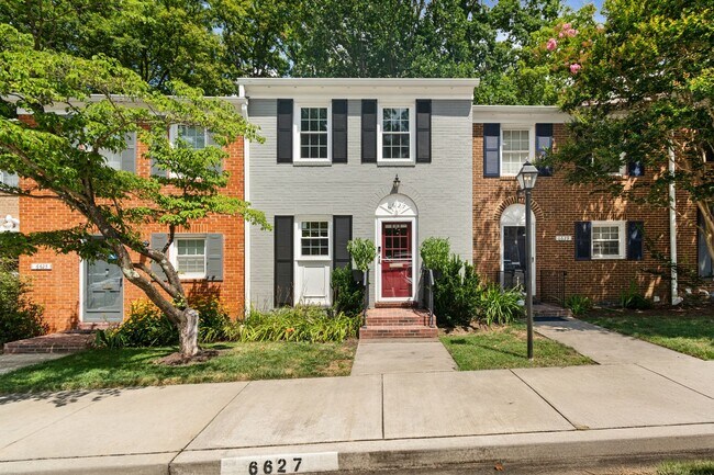 Foto del edificio - This home offers the ideal blend of comfor...