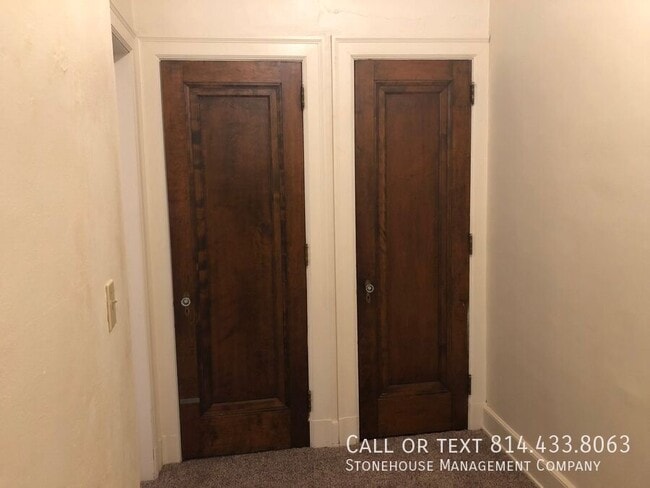 Building Photo - 360 W 7th St