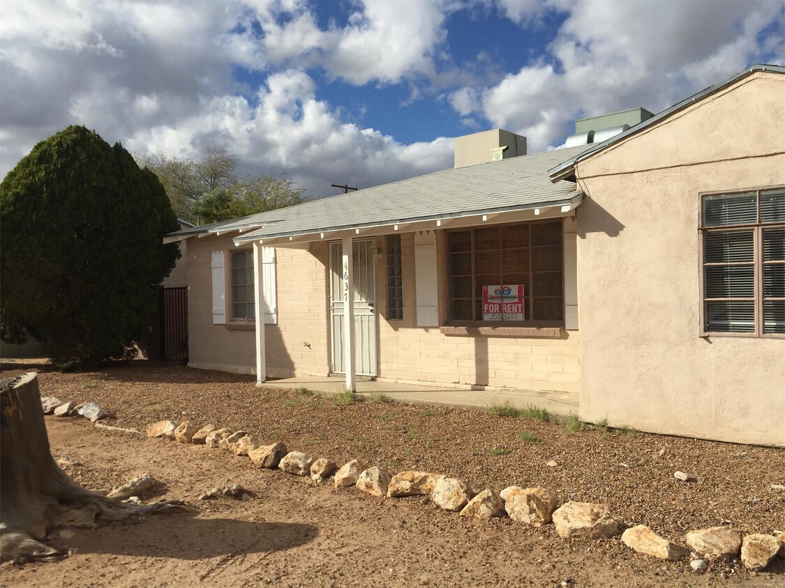 Foto principal - 4637 E Holmes St